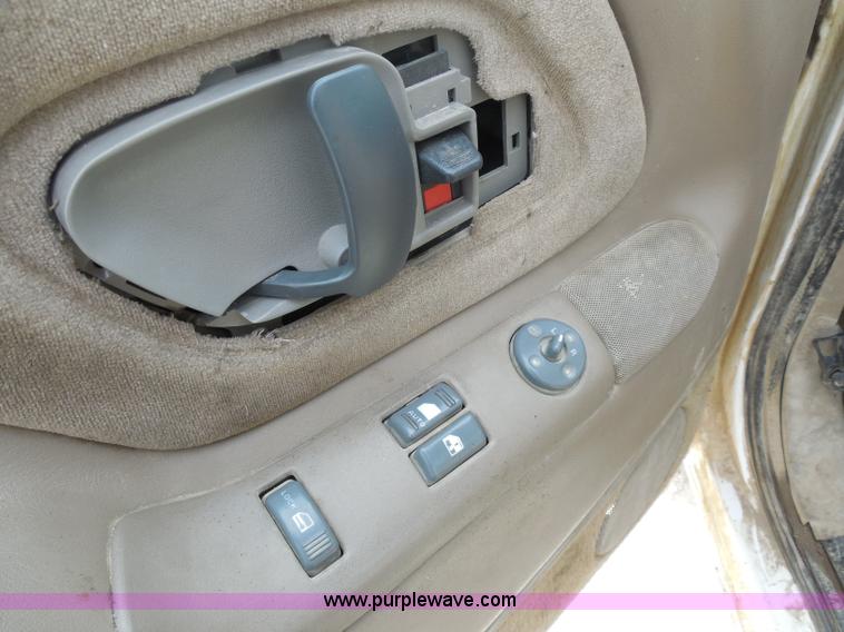 image for item H3211 1998 Chevrolet Silverado 1500 Extended Cab pickup truck