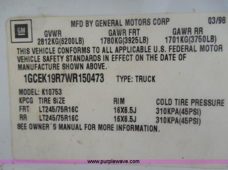 image for item H3211 1998 Chevrolet Silverado 1500 Extended Cab pickup truck