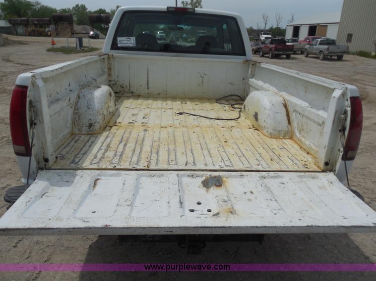 image for item H3211 1998 Chevrolet Silverado 1500 Extended Cab pickup truck