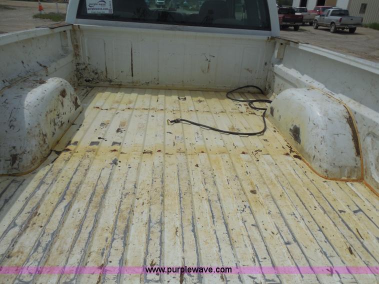 image for item H3211 1998 Chevrolet Silverado 1500 Extended Cab pickup truck