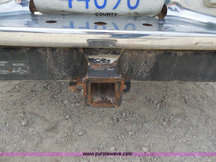 image for item H3211 1998 Chevrolet Silverado 1500 Extended Cab pickup truck