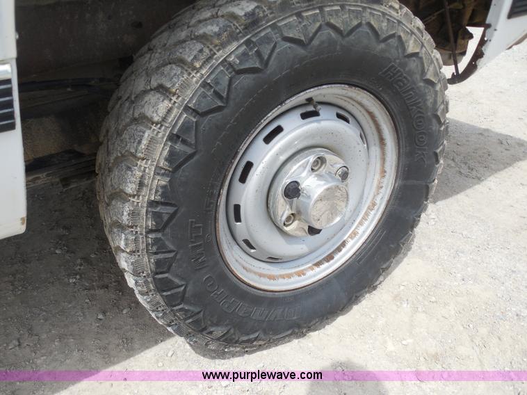 image for item H3211 1998 Chevrolet Silverado 1500 Extended Cab pickup truck