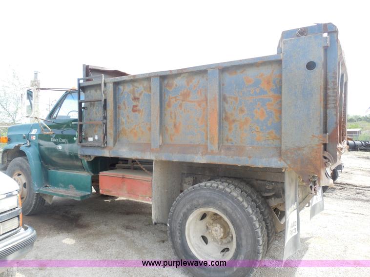 image for item H3212 1984 GMC TopKick C6000 dump truck