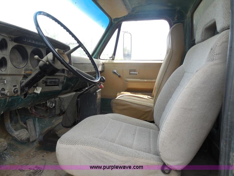 image for item H3212 1984 GMC TopKick C6000 dump truck