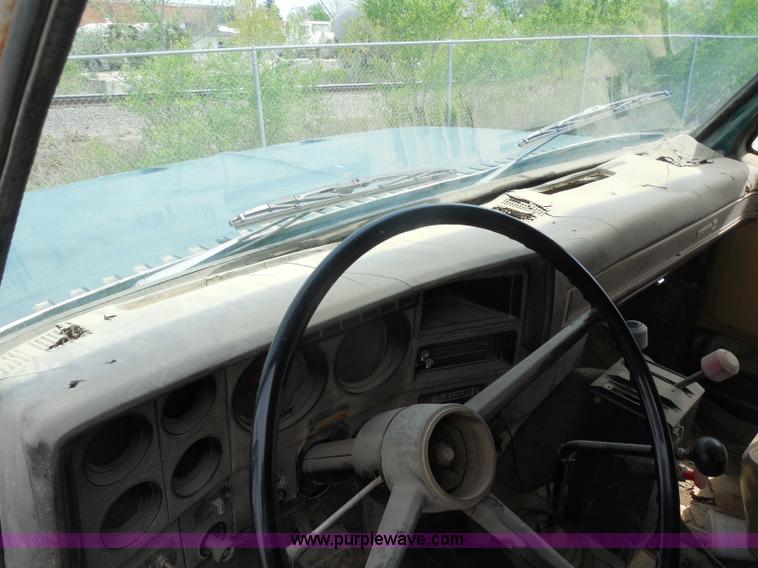 image for item H3212 1984 GMC TopKick C6000 dump truck