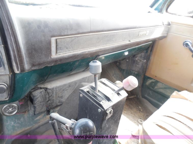 image for item H3212 1984 GMC TopKick C6000 dump truck