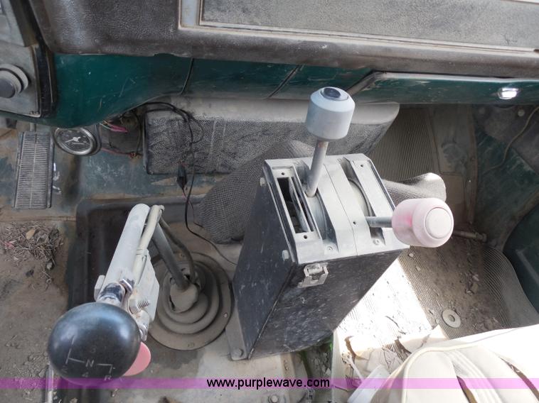 image for item H3212 1984 GMC TopKick C6000 dump truck