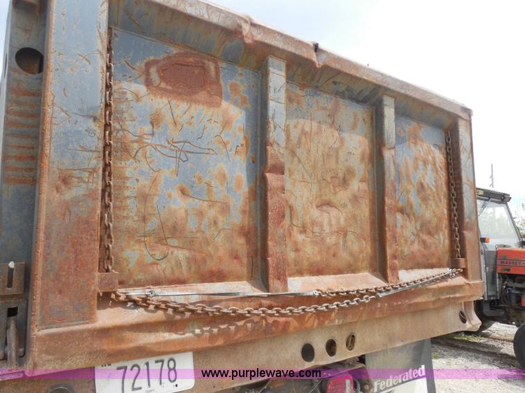 image for item H3212 1984 GMC TopKick C6000 dump truck