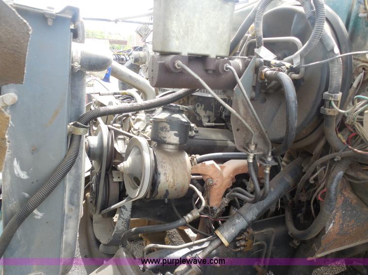 image for item H3212 1984 GMC TopKick C6000 dump truck