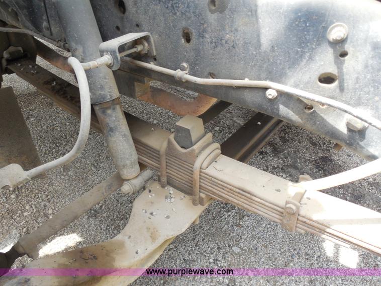 image for item H3212 1984 GMC TopKick C6000 dump truck