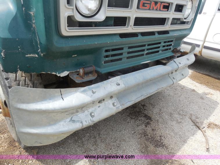 image for item H3212 1984 GMC TopKick C6000 dump truck