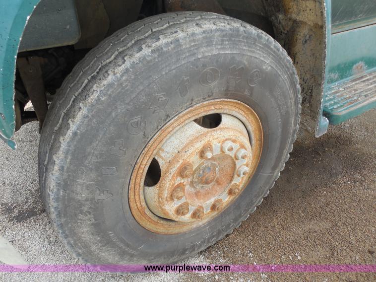 image for item H3212 1984 GMC TopKick C6000 dump truck