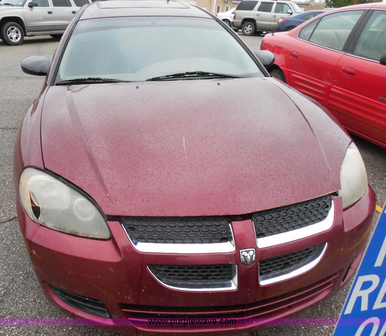 image for item H3222 2003 Dodge Stratus SE