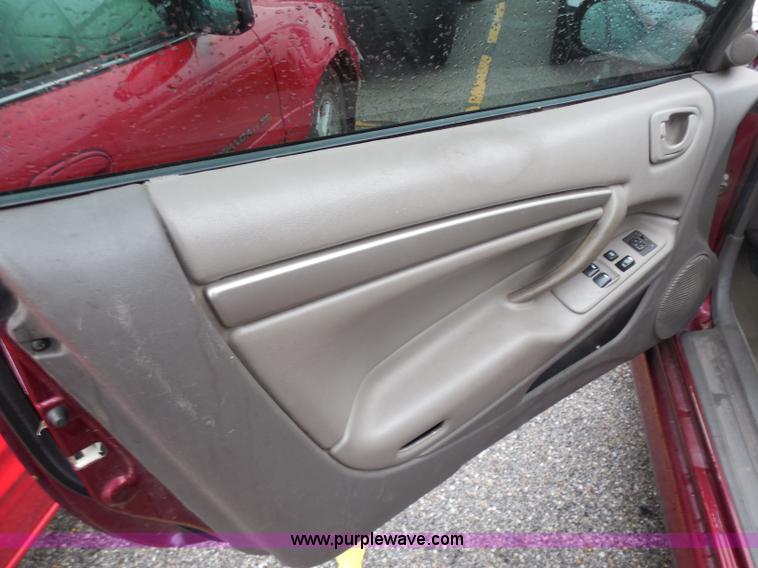 image for item H3222 2003 Dodge Stratus SE