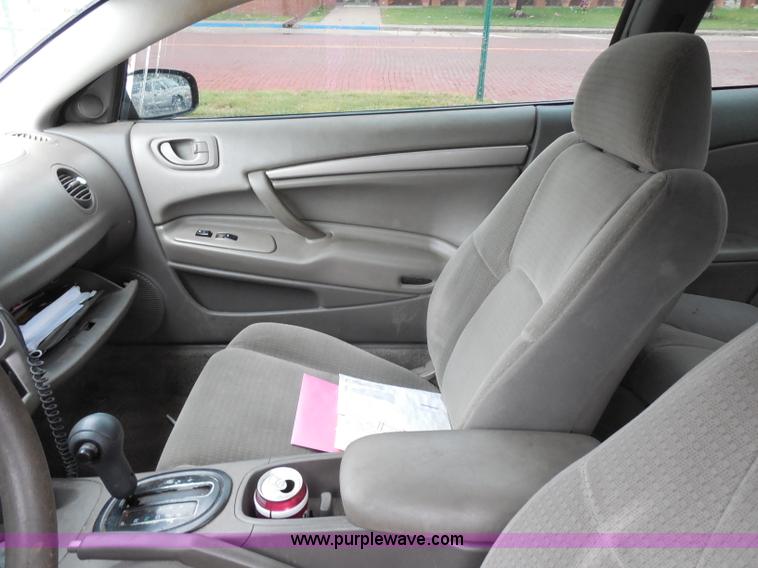 image for item H3222 2003 Dodge Stratus SE