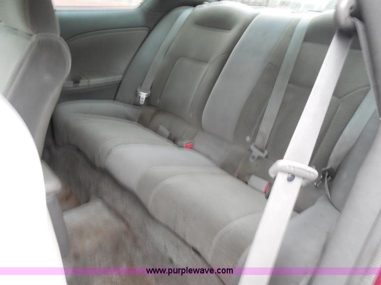 image for item H3222 2003 Dodge Stratus SE