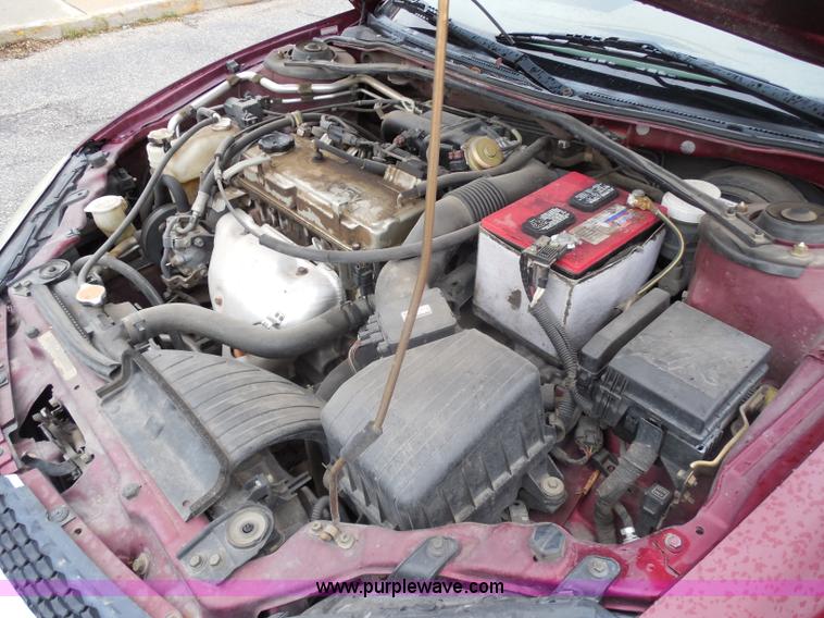image for item H3222 2003 Dodge Stratus SE