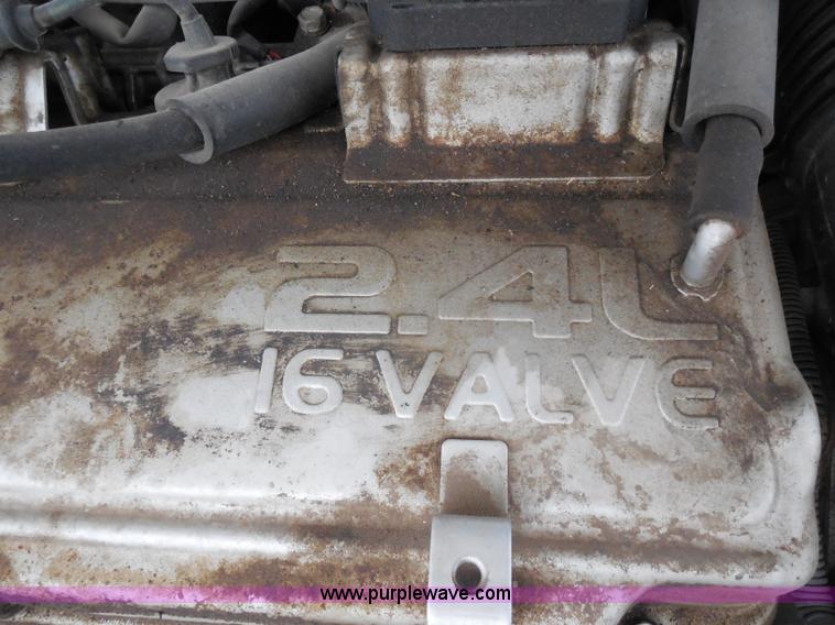 image for item H3222 2003 Dodge Stratus SE