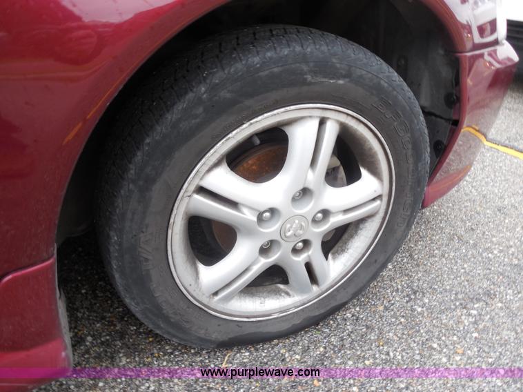 image for item H3222 2003 Dodge Stratus SE