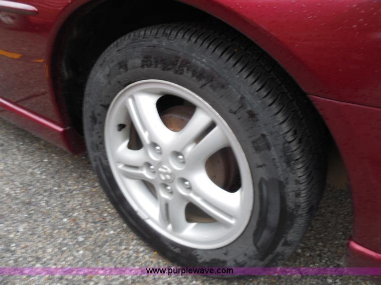 image for item H3222 2003 Dodge Stratus SE