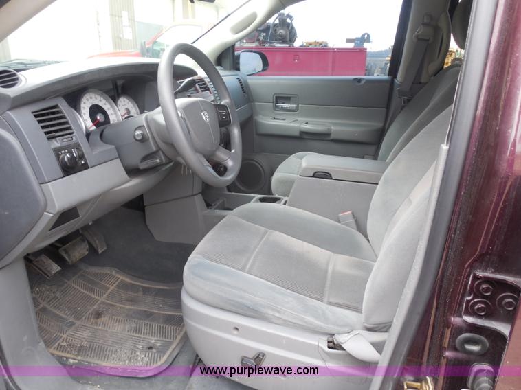 image for item H3232 2005 Dodge Durango SLT SUV