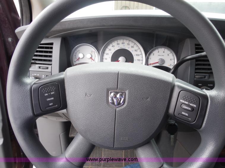 image for item H3232 2005 Dodge Durango SLT SUV