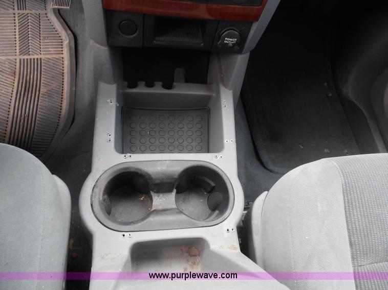 image for item H3232 2005 Dodge Durango SLT SUV