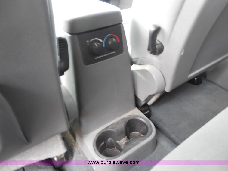 image for item H3232 2005 Dodge Durango SLT SUV