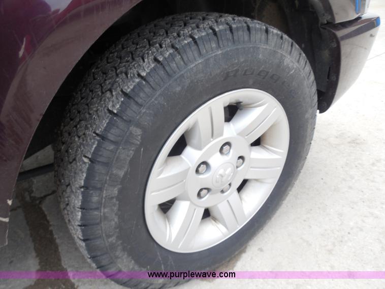 image for item H3232 2005 Dodge Durango SLT SUV