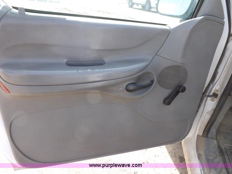 image for item H7188 1997 Ford F150 pickup truck