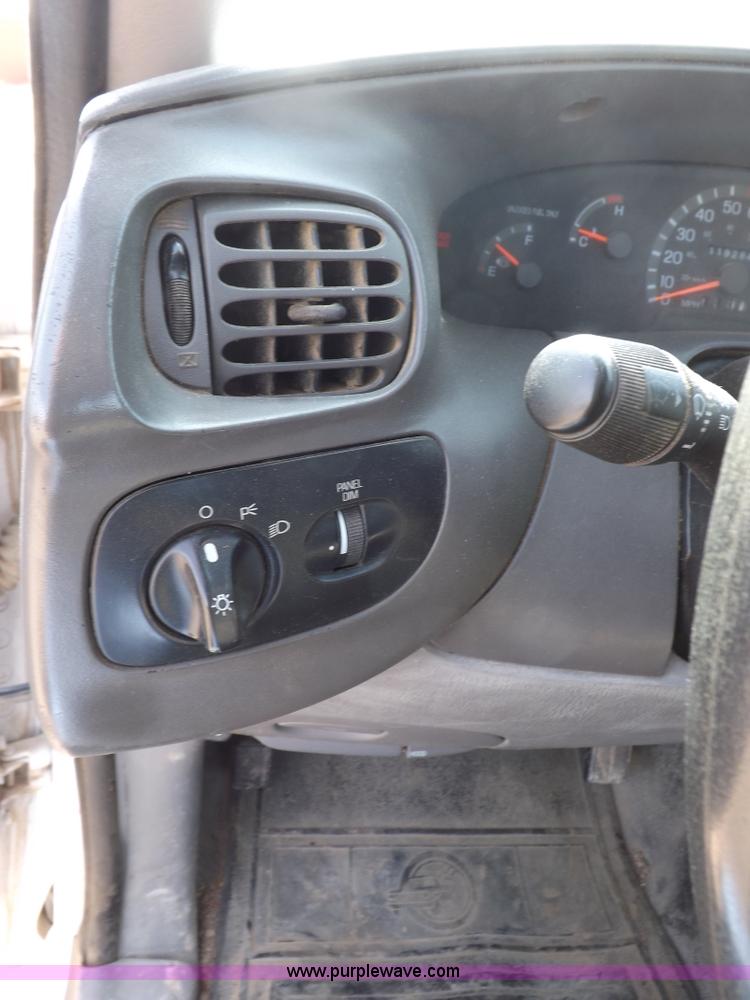 image for item H7188 1997 Ford F150 pickup truck