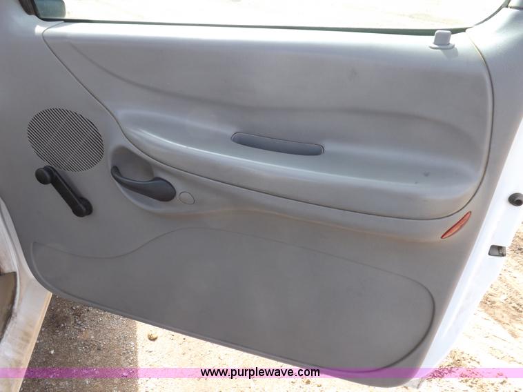 image for item H7188 1997 Ford F150 pickup truck