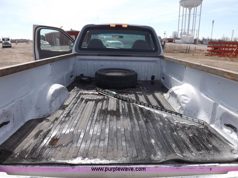 image for item H7188 1997 Ford F150 pickup truck