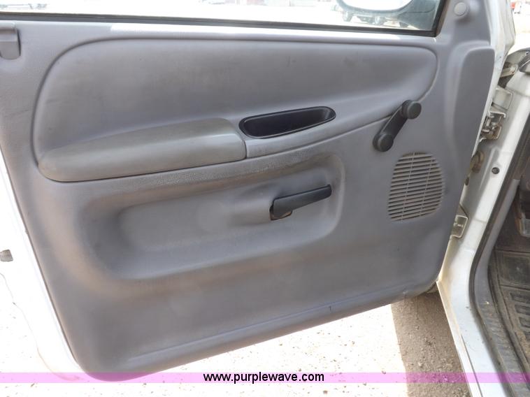 image for item H7190 1999 Dodge Ram 1500 pickup truck