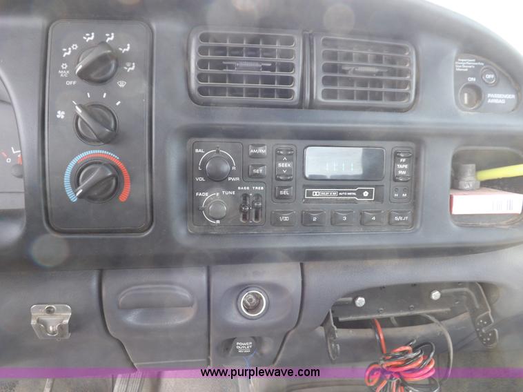 image for item H7190 1999 Dodge Ram 1500 pickup truck