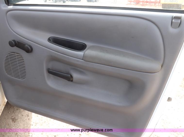 image for item H7190 1999 Dodge Ram 1500 pickup truck