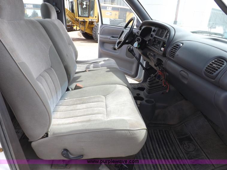 image for item H7190 1999 Dodge Ram 1500 pickup truck