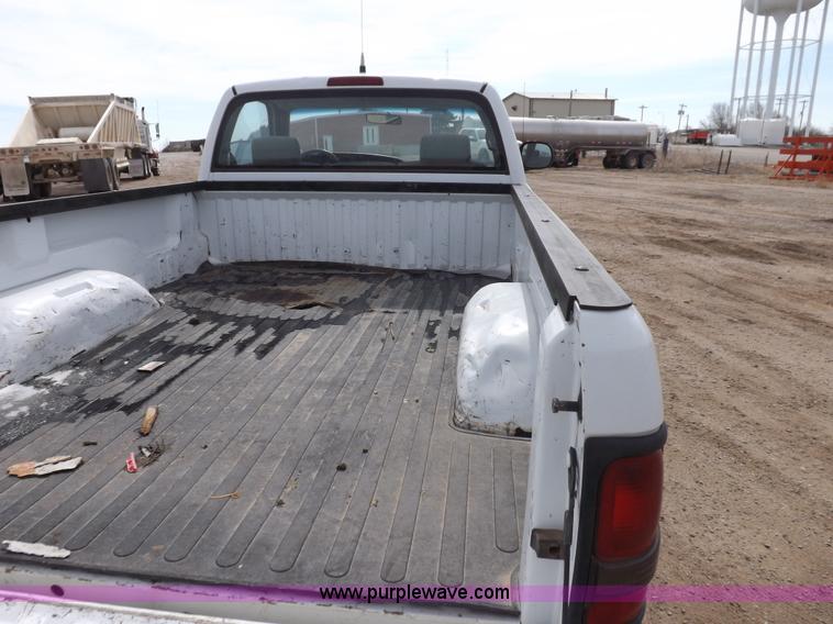 image for item H7190 1999 Dodge Ram 1500 pickup truck