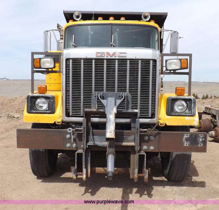 image for item H7191 1988 GMC General dump truck