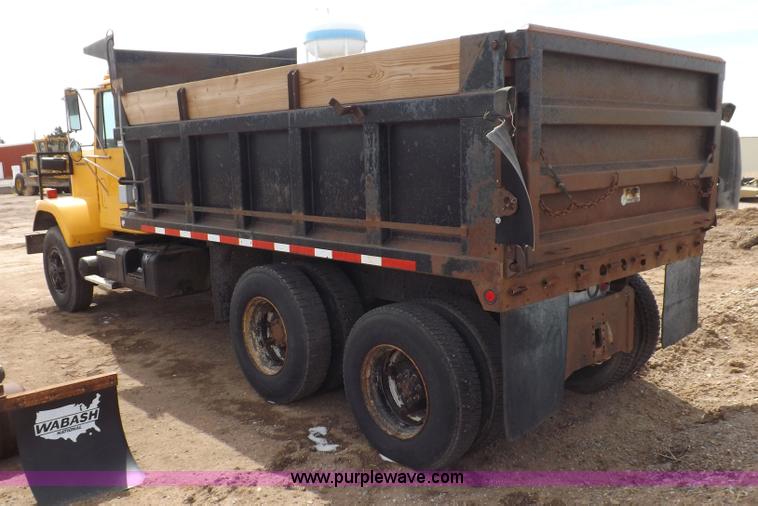 image for item H7191 1988 GMC General dump truck
