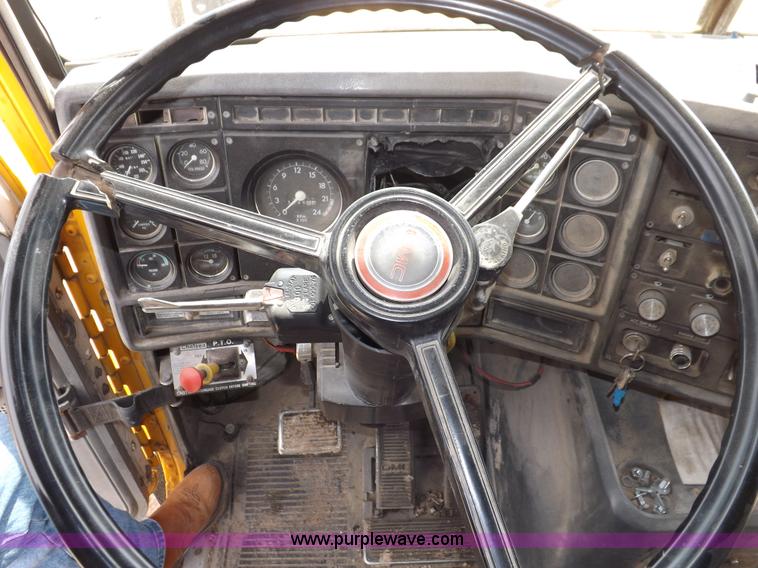 image for item H7191 1988 GMC General dump truck