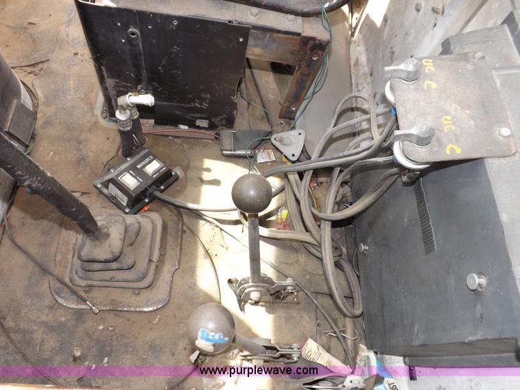 image for item H7191 1988 GMC General dump truck