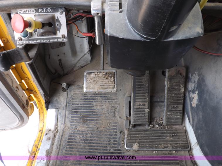 image for item H7191 1988 GMC General dump truck