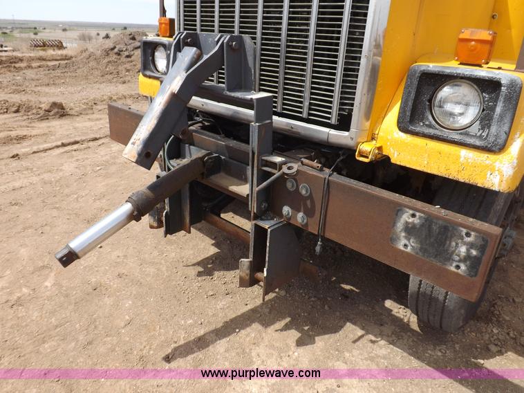 image for item H7191 1988 GMC General dump truck