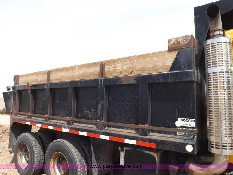 image for item H7191 1988 GMC General dump truck