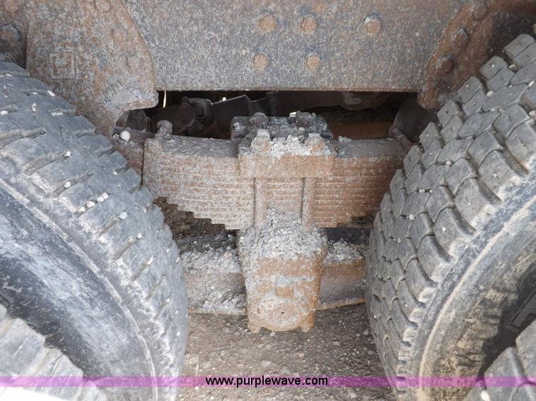 image for item H7191 1988 GMC General dump truck