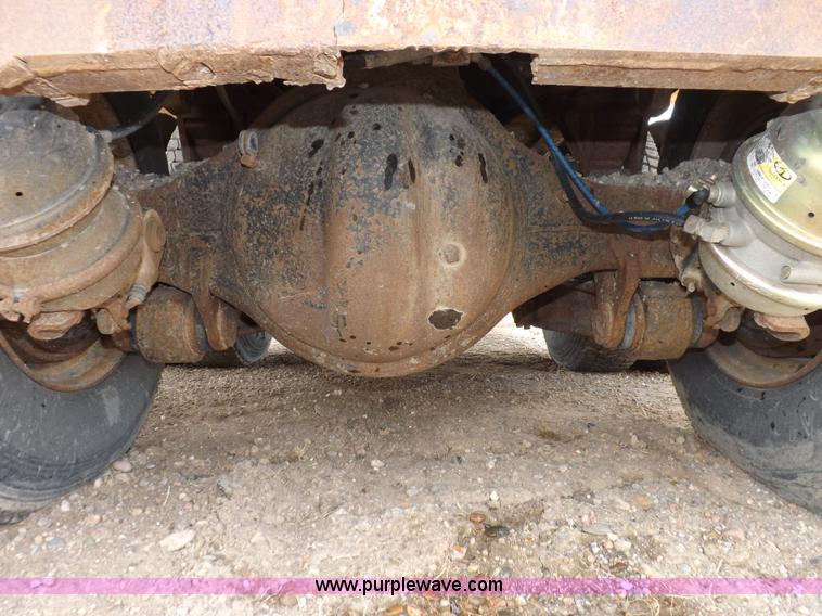 image for item H7191 1988 GMC General dump truck