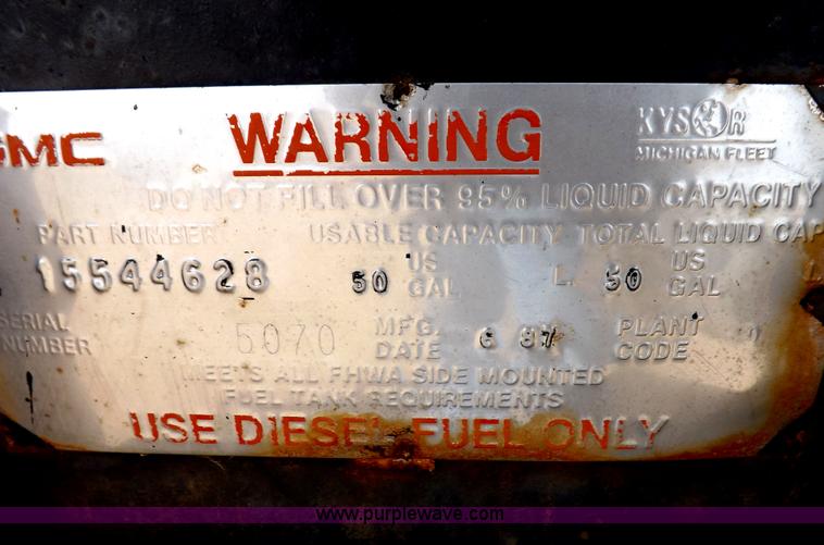 image for item H7191 1988 GMC General dump truck