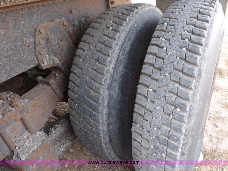 image for item H7191 1988 GMC General dump truck