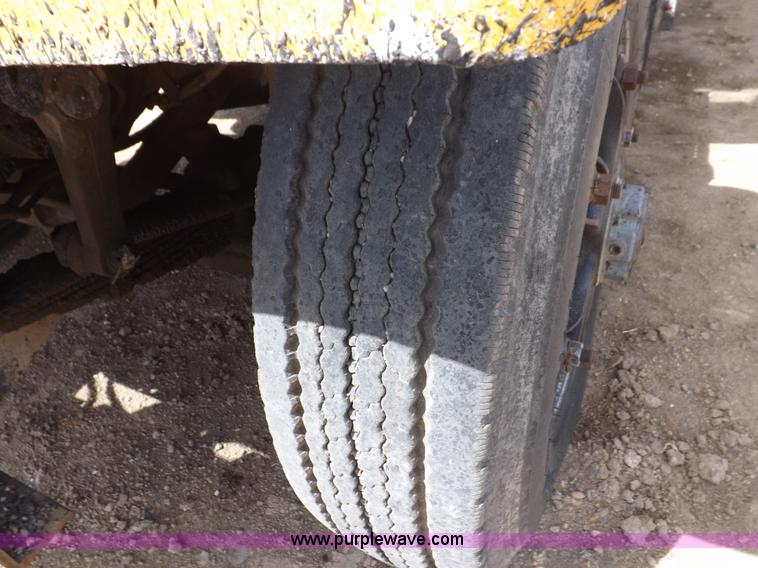 image for item H7191 1988 GMC General dump truck